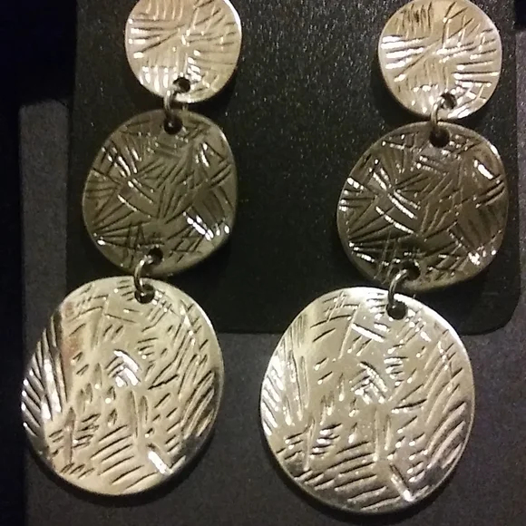 SOLD!Accessories/EARRINGS - Picture 4 of 4